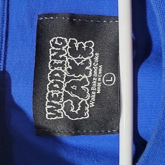 AUTHENTIC WEDDING CAKE TSHIRT. NWOT - Picture 4 of 13